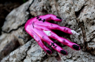 Zombihand Necklace -  Putrid Pink