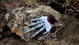 Skelehand Hair Clip - Cold Silver