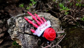 Skelehand Hair Clip - Devil Red