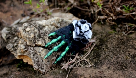 Skelehand Hair Clip - Dragonscale Green - Leopard Print Rose